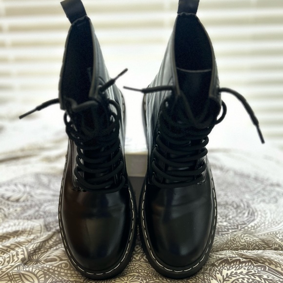 Shein Women Black Minimalist Lace-up Front Boots - Picture 4 of 5